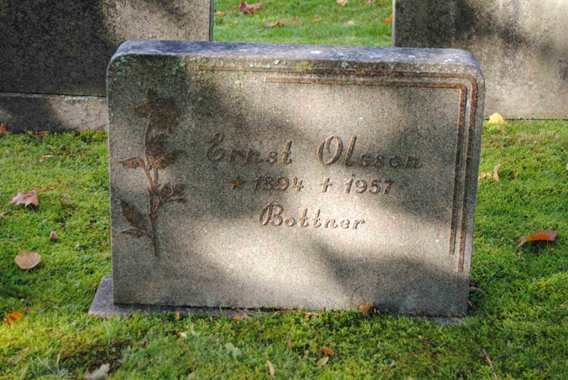 Grave number: 5 Ga 04    39-40