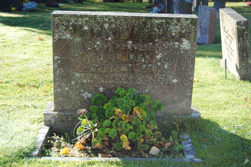 Grave number: 5 Ga 03    98-99