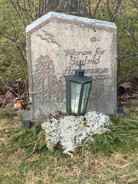 Grave number: 9 Nya 06    10