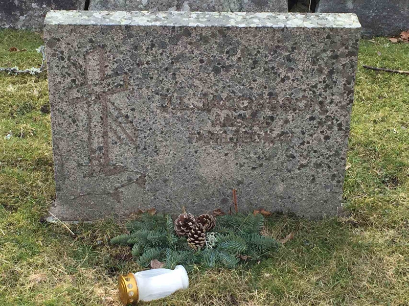 Grave number: 9 Me 04   153