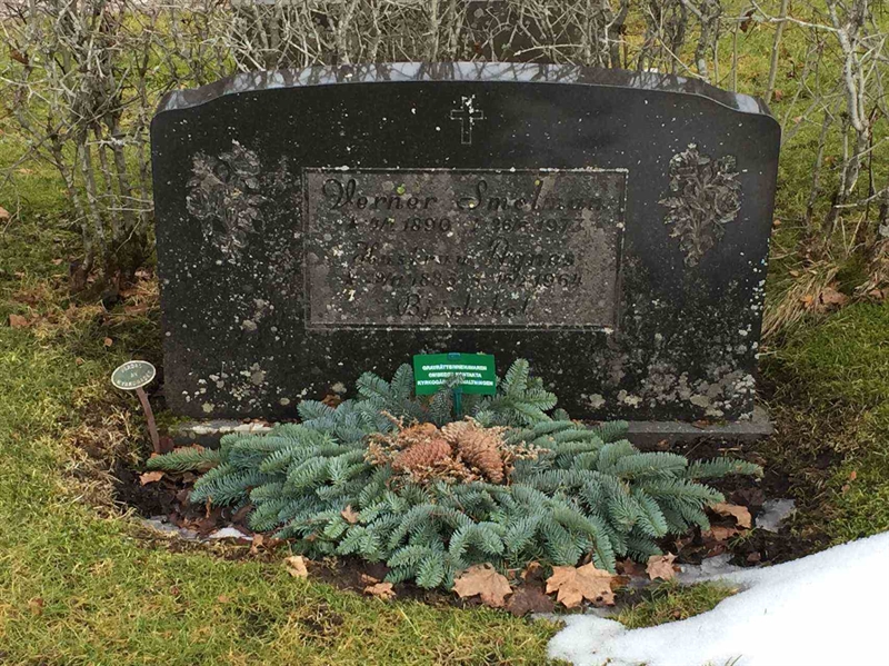 Grave number: 9 Me 04    61