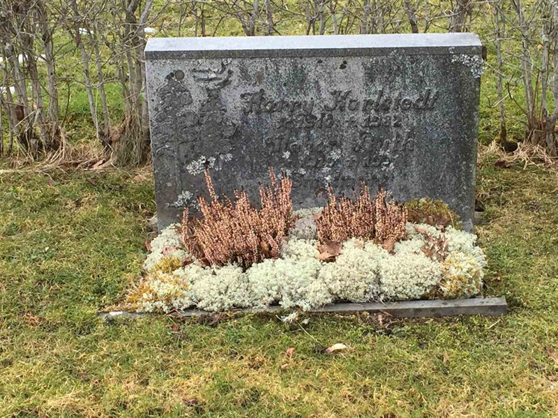 Grave number: 9 Me 04    92