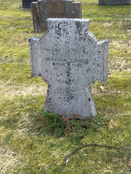 Grave number: 3 Ga 02    46-47