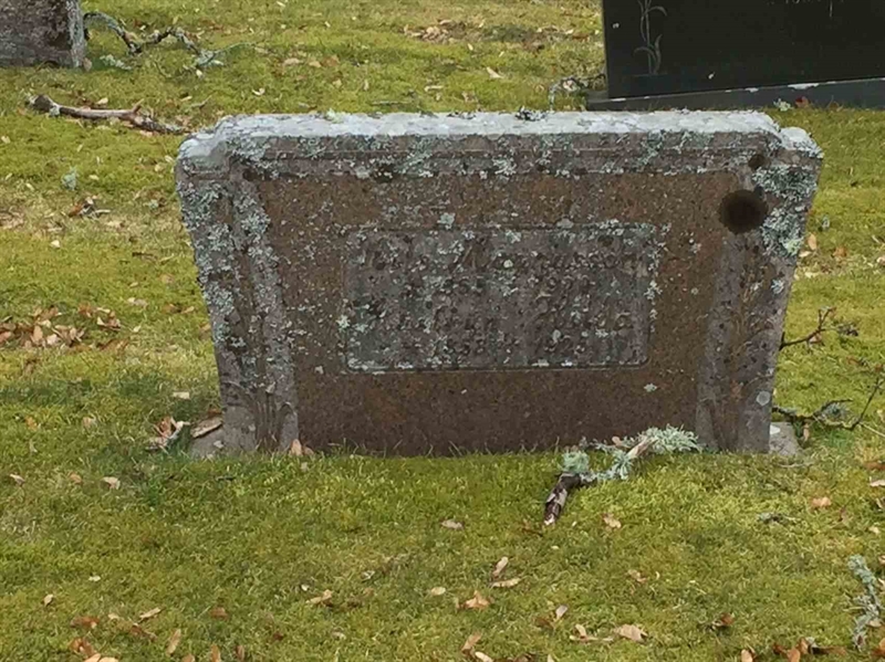 Grave number: 3 Ga 03    47-48