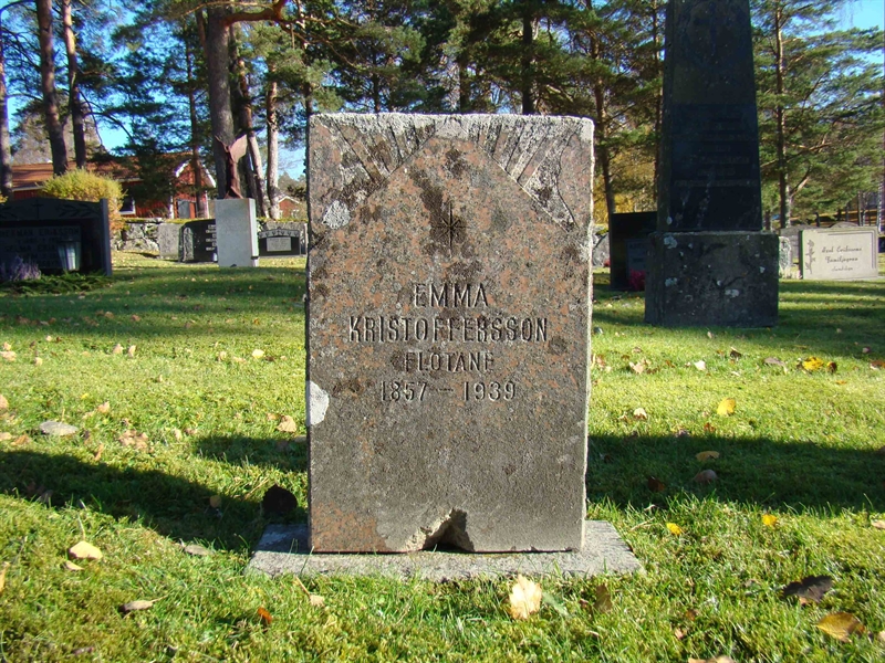 Grave number: 10 Ös 04    73