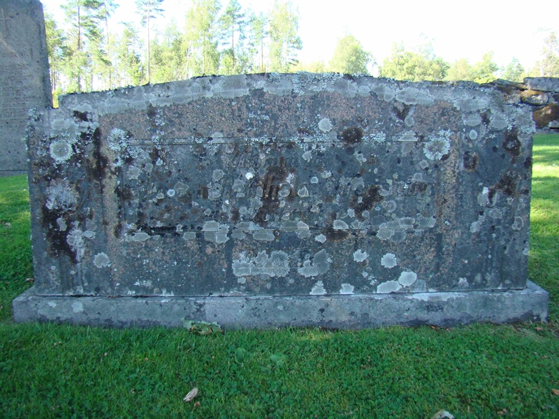 Grave number: 10 Vä 01    21-22