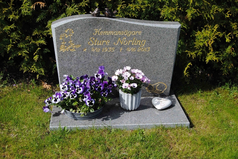 Grave number: 2 H    48-49
