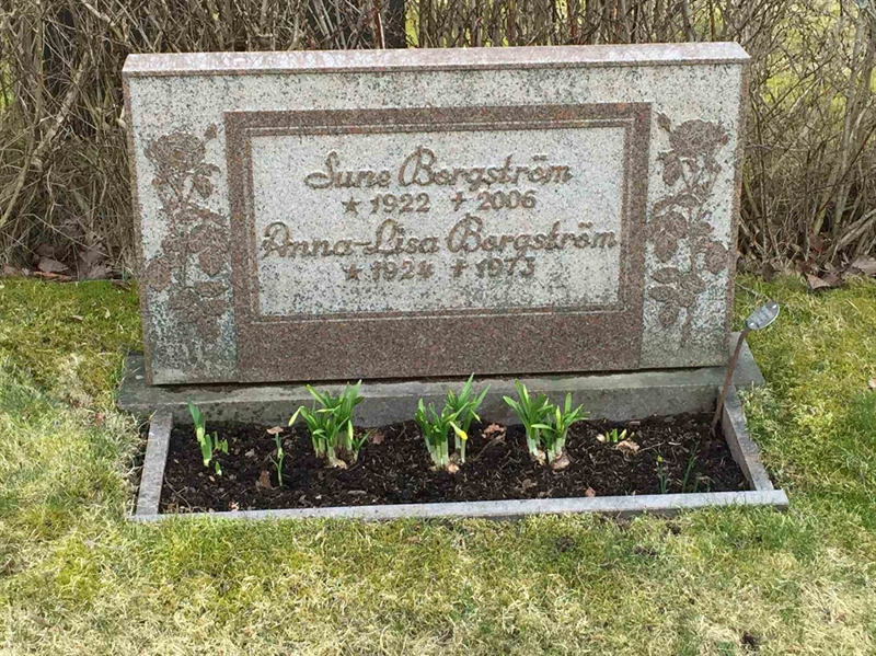 Grave number: 3 Ga 08    41-42