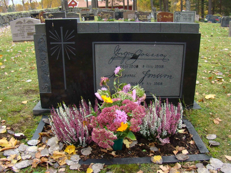 Grave number: 10 Ös 03     3-4