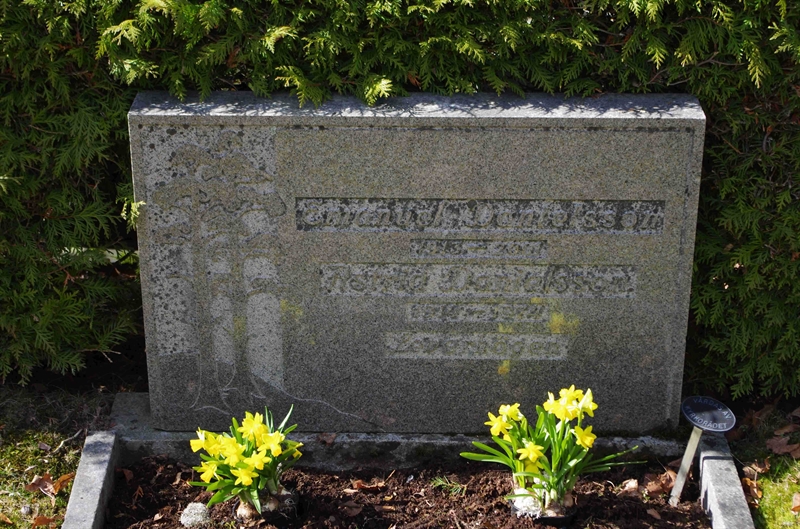 Grave number: 6 1    92-93