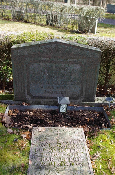 Grave number: 6 1    52