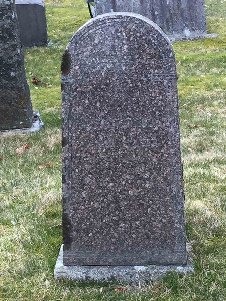 Grave number: 3 Ga 02    10-12