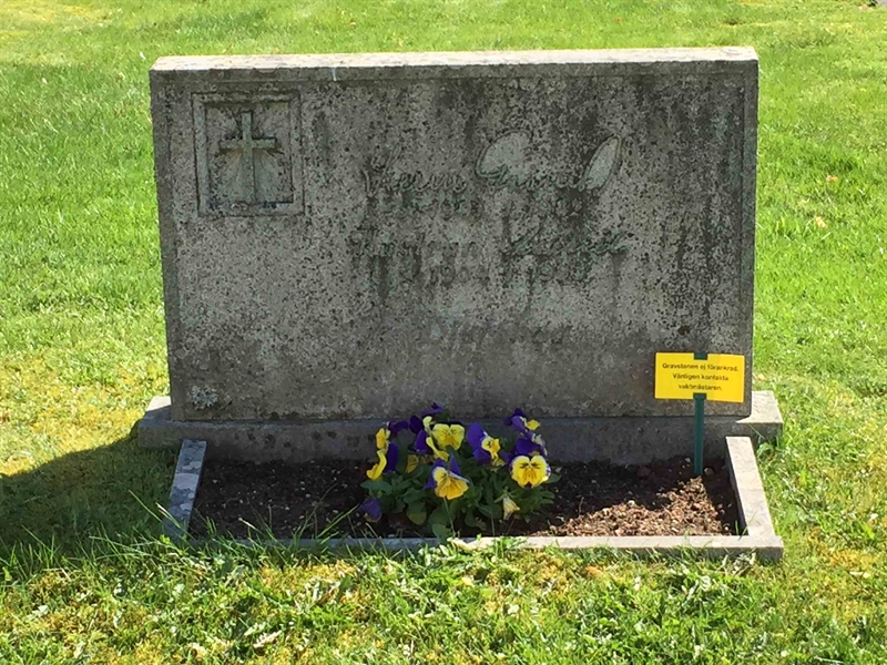 Grave number: 5 Ga 02   122-123
