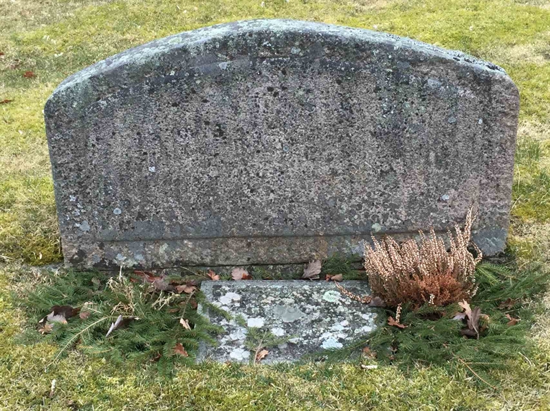 Grave number: 3 Ga 02    44-45