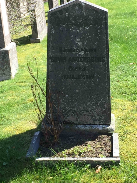 Grave number: 5 Ga 02   124-125