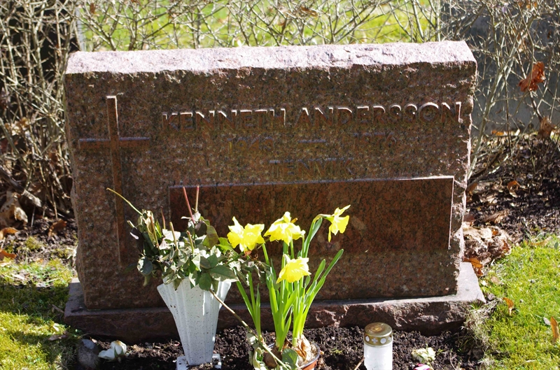 Grave number: 6 1   121-122
