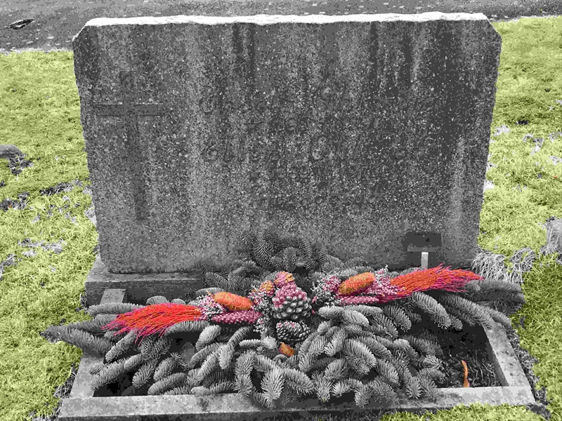 Grave number: 5 Ga 01    73-74