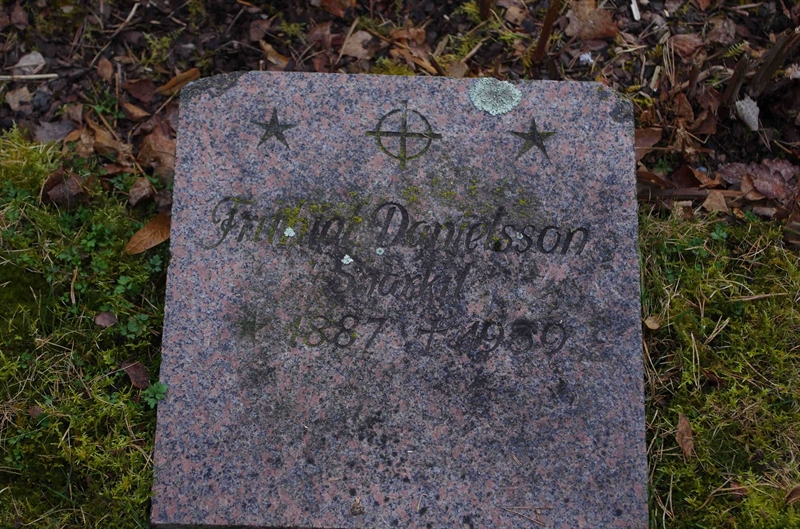 Grave number: 6 2    75
