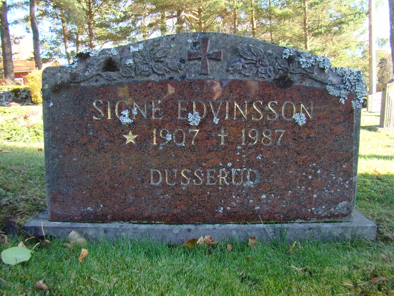 Grave number: 10 Ös 04   103