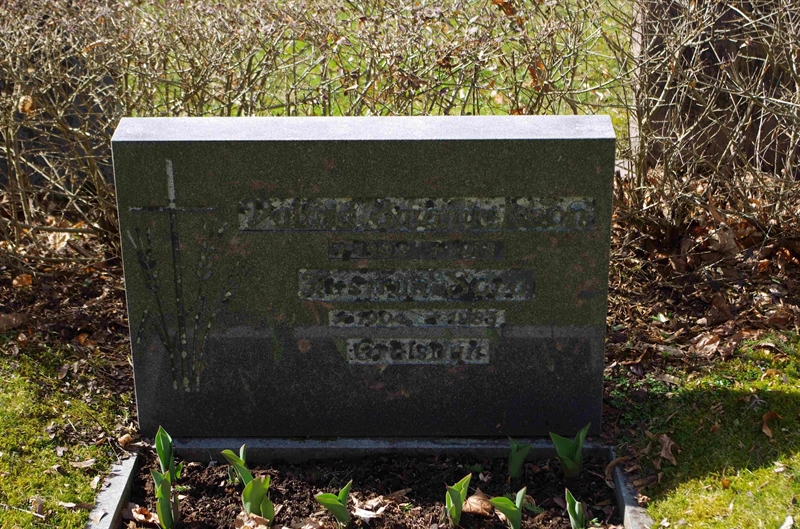 Grave number: 6 1   152-153