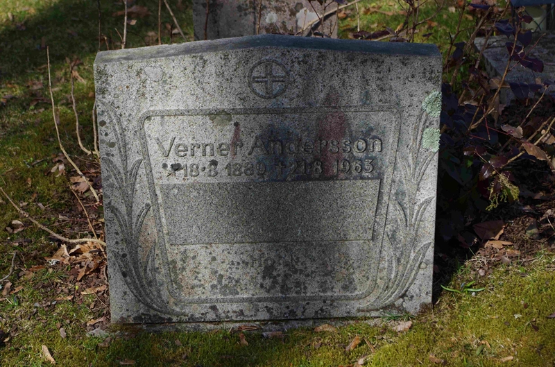 Grave number: 6 4   199