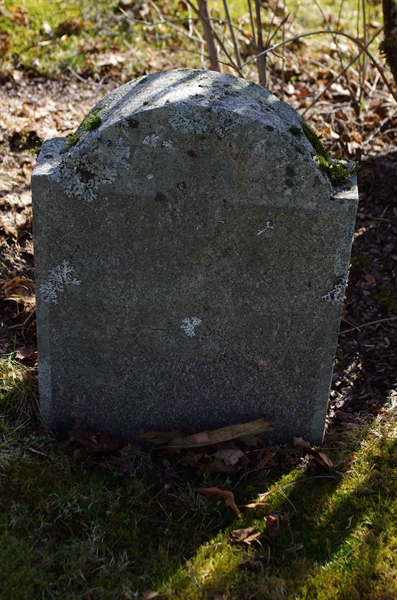 Grave number: 6 4   106