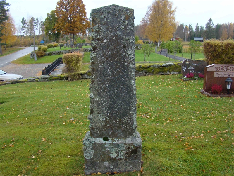 Grave number: 10 Ös 01    37-38