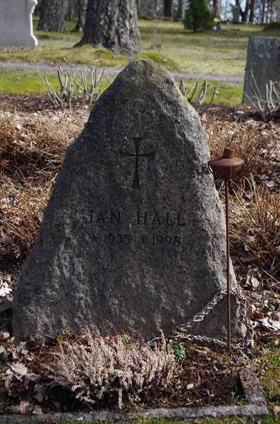 Grave number: 6 5   333-334