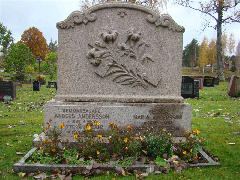 Grave number: 10 Ös 02   113-114