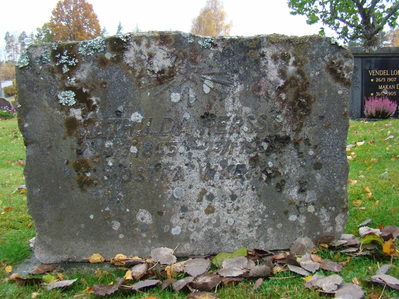 Grave number: 10 Ös 01    69