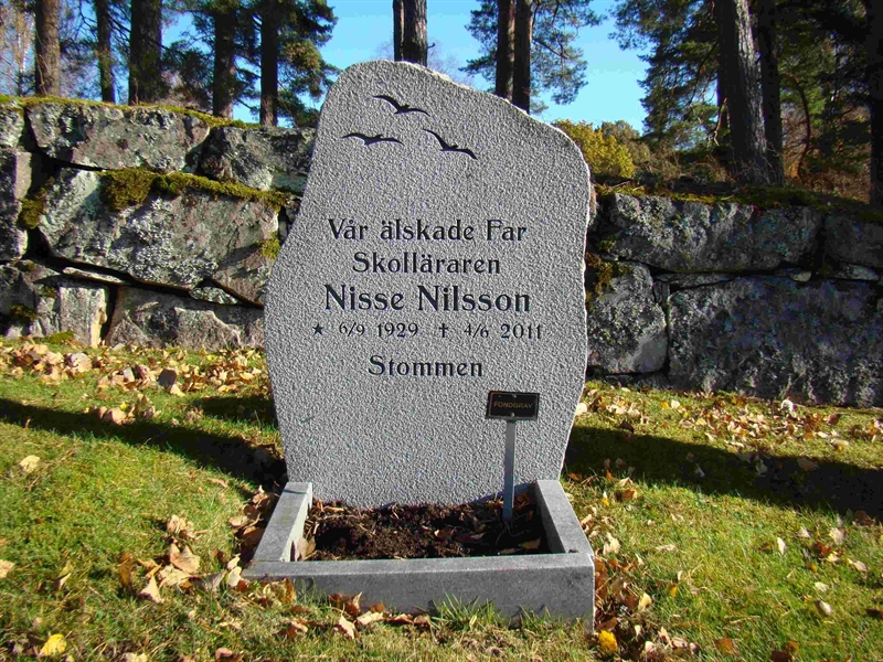 Grave number: 10 Ös 03   144