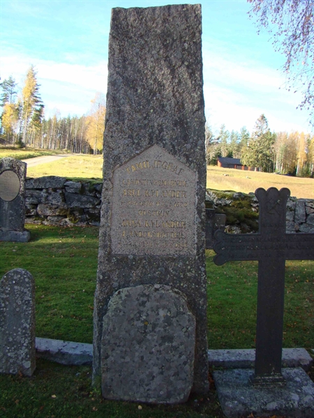 Grave number: 10 Vä 02     8-10