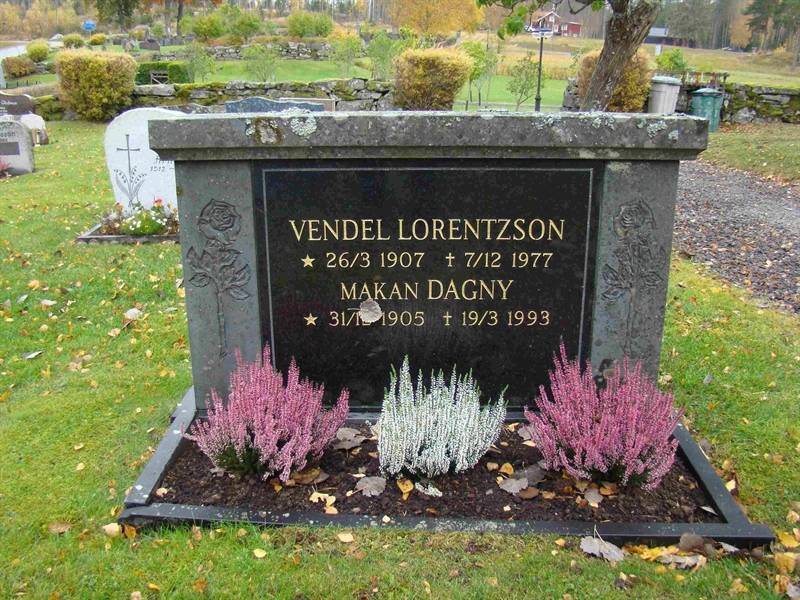 Grave number: 10 Ös 01    55a-b