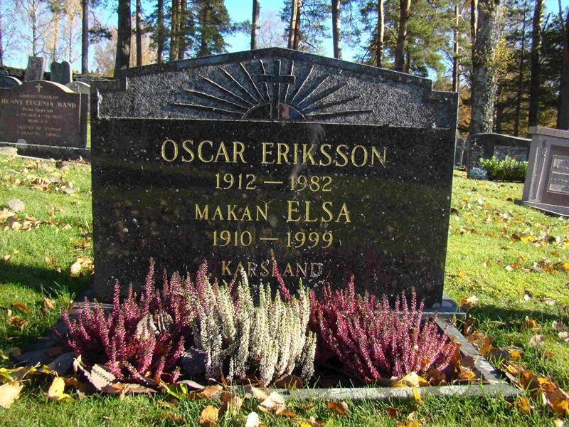 Grave number: 10 Ös 03    83-84