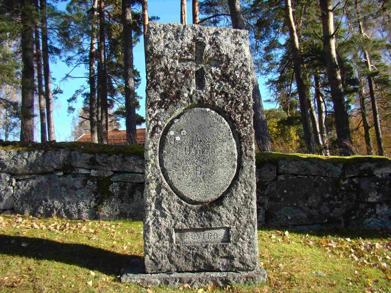 Grave number: 10 Ös 03   145