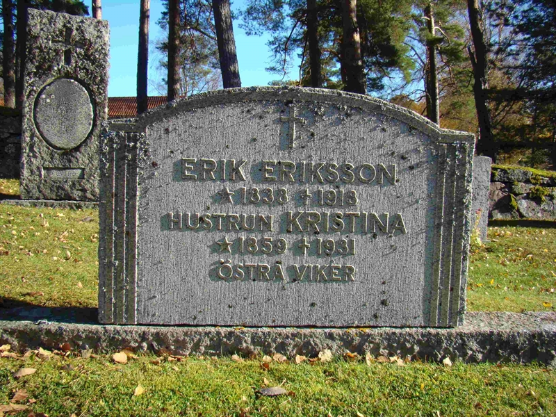 Grave number: 10 Ös 03   136