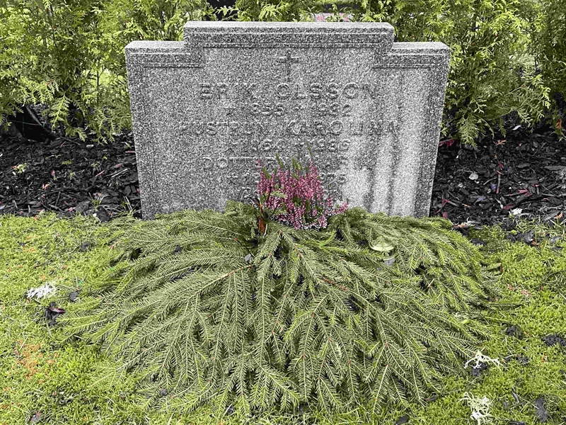 Grave number: 9 Ga 03   163