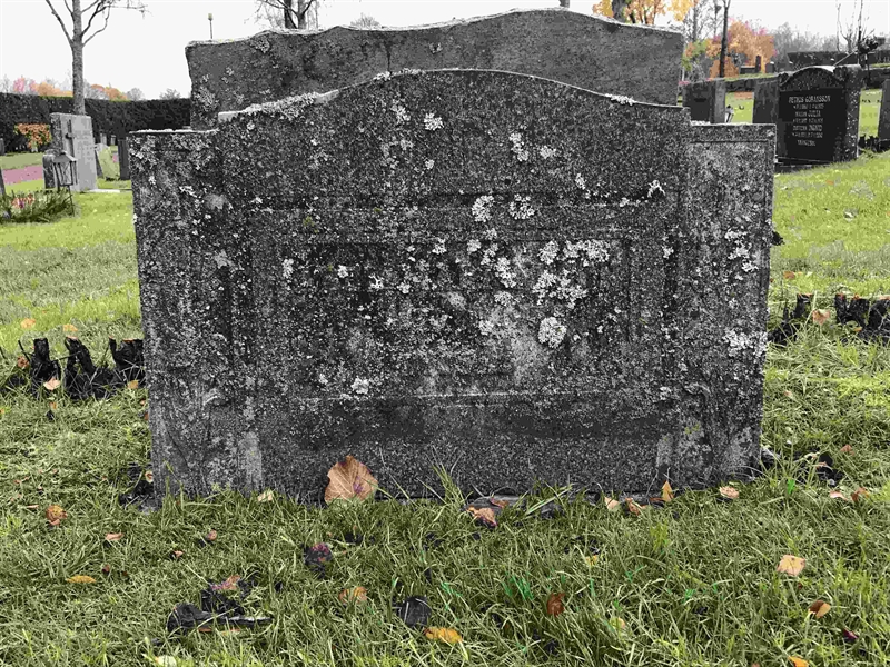 Grave number: 9 Me 04   123