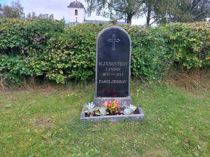 Grave number: K C    69