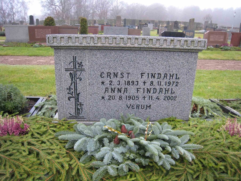 Grave number: VM D   104, 105