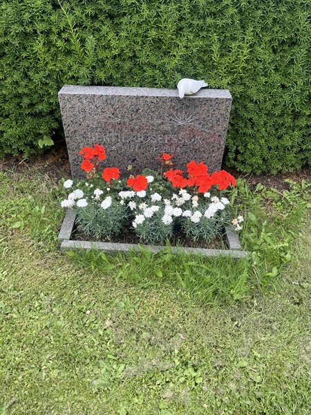 Grave number: 1 2 W    63