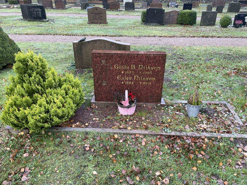 Grave number: VV 6   193, 194