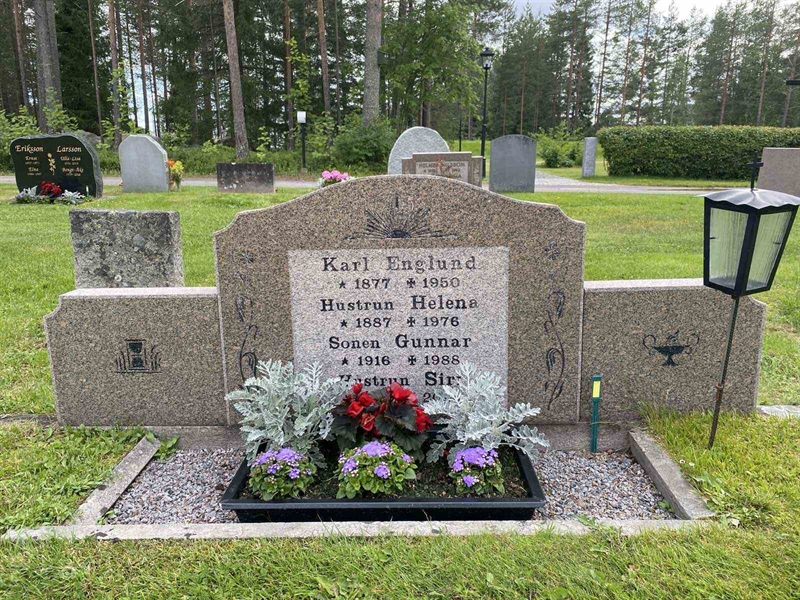 Grave number: 3 01   112