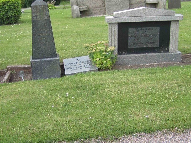 Grave number: 1 4   134
