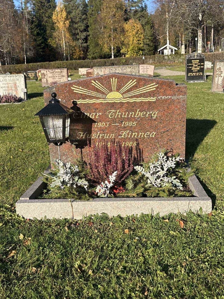 Grave number: R 4   243-244