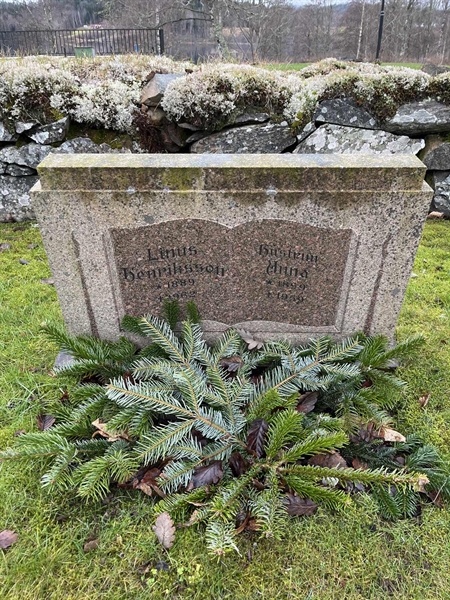 Grave number: Ärt 44 14    18