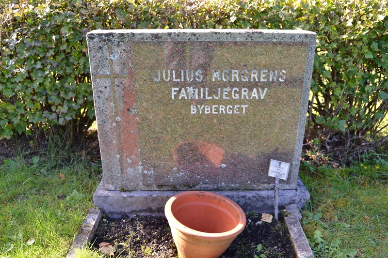 Grave number: 4 I   337