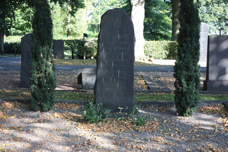 Grave number: Ö IÄ   209, 210, 211