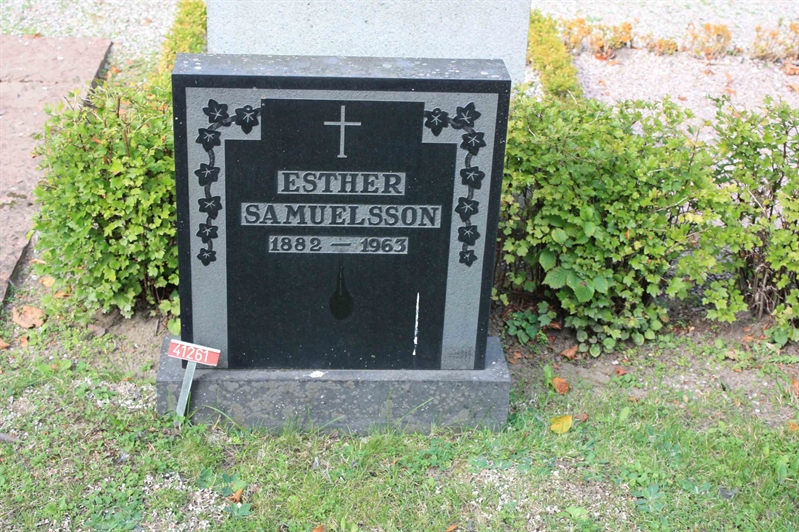 Grave number: Ö U05    58