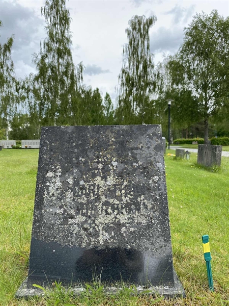 Hautatunnus: 1 08    136, 137
